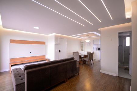 Sala  de apartamento para alugar com 2 quartos, 84m² em Vila Santo Estefano, São Paulo