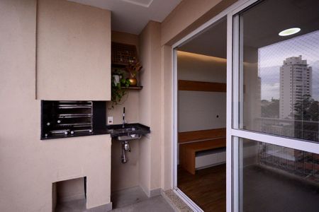 Sala  - Varanda  de apartamento para alugar com 2 quartos, 84m² em Vila Santo Estefano, São Paulo