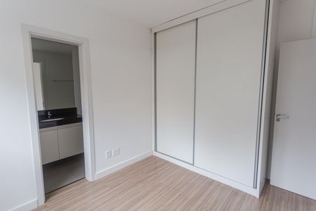 Apartamento à venda com 65m², 2 quartos e 2 vagasSuíte 2