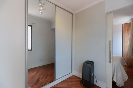 Apartamento para alugar com 84m², 2 quartos e 1 vaga Apartamento para alugar com 84m², 2 quartos e 1 vagaCloset da suíte