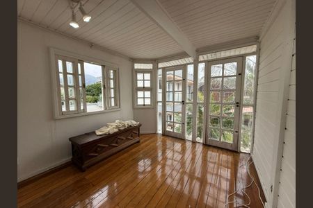 Casa para alugar com 150m², 4 quartos e 3 vagas