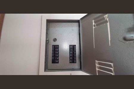 Apartamento para alugar com 65m², 2 quartos e sem vagaQuadro de Luz