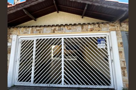 Casa para alugar com 300m², 3 quartos e 2 vagasFachada