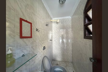 Casa para alugar com 300m², 3 quartos e 2 vagasBanheiro de serviço