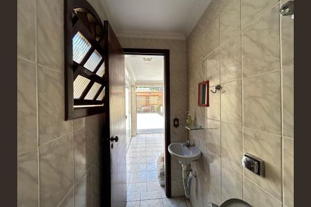 Casa para alugar com 300m², 3 quartos e 2 vagasBanheiro de serviço