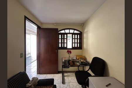 Casa para alugar com 300m², 3 quartos e 2 vagasEscritório