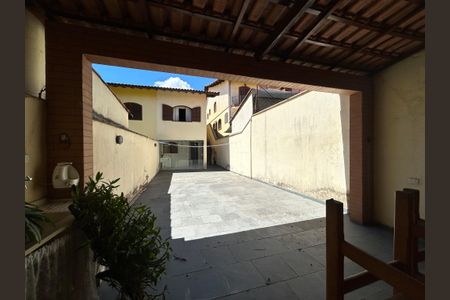 Casa para alugar com 300m², 3 quartos e 2 vagasChurrasqueira
