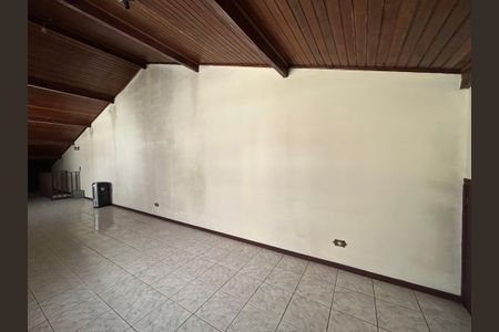 Casa para alugar com 300m², 3 quartos e 2 vagasSótão 