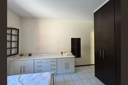 Casa para alugar com 300m², 3 quartos e 2 vagasSuíte 
