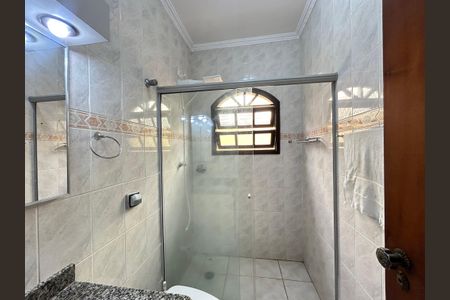 Casa para alugar com 300m², 3 quartos e 2 vagasBanheiro