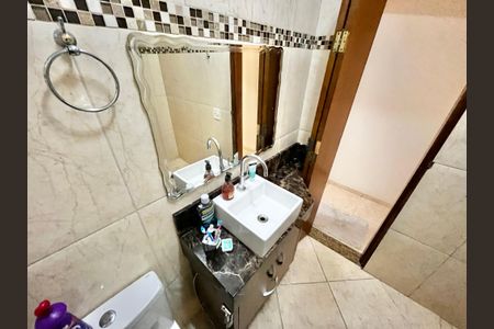 Casa à venda com 120m², 2 quartos e 1 vagaBanheiro