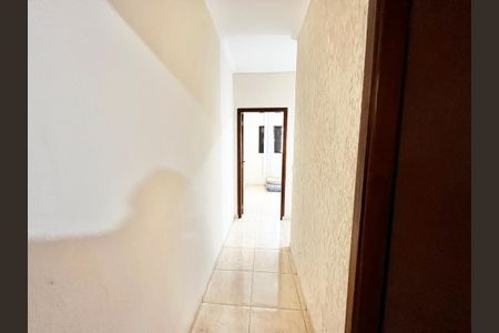 Casa à venda com 120m², 2 quartos e 1 vagaCorredor