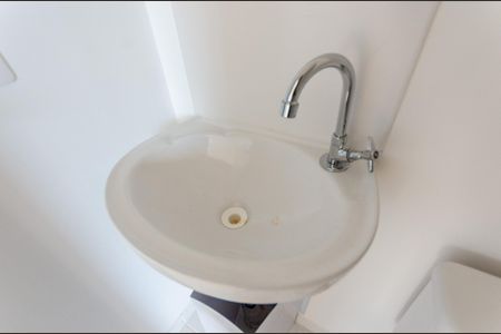 Apartamento para alugar com 36m², 2 quartos e sem vaga Apartamento para alugar com 36m², 2 quartos e sem vagaBanheiro