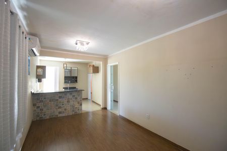 Sala de casa para alugar com 2 quartos, 120m² em Jardim Catarina, São Gonçalo