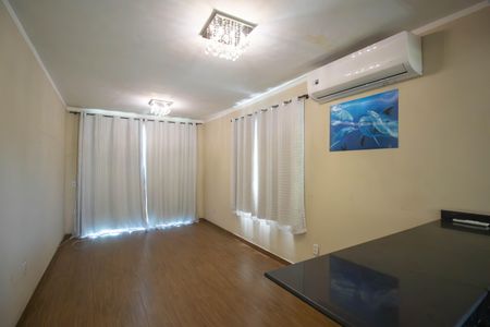 Sala de casa para alugar com 2 quartos, 120m² em Jardim Catarina, São Gonçalo