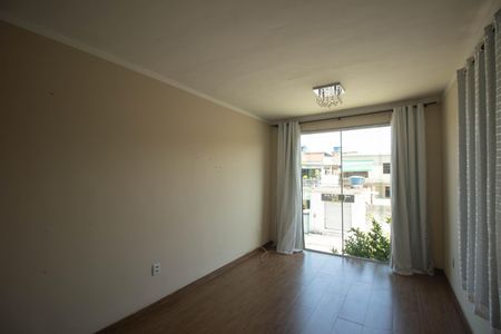 Sala de casa para alugar com 2 quartos, 120m² em Jardim Catarina, São Gonçalo