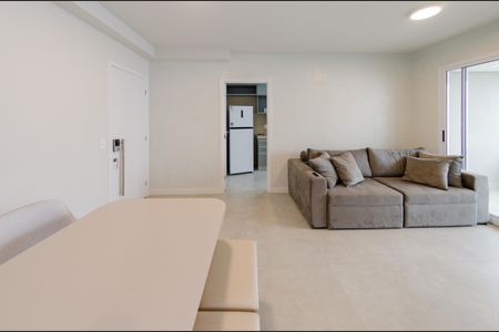 Sala de apartamento para alugar com 2 quartos, 82m² em Vila da Serra, Belo Horizonte