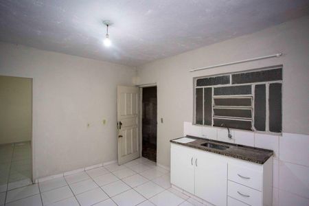 Cozinha de casa para alugar com 1 quarto, 30m² em Taboão, Diadema