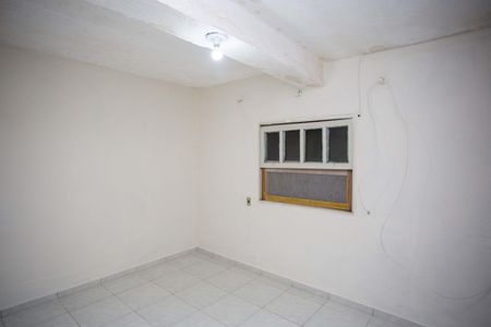 Quarto de casa para alugar com 1 quarto, 30m² em Taboão, Diadema