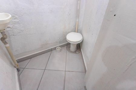 Banheiro  de casa para alugar com 1 quarto, 15m² em Taboão, Diadema