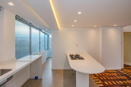 Apartamento à venda com 111m², 3 quartos e sem vagaCozinha e Área de Serviço