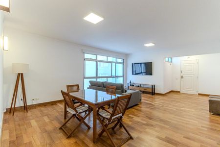 Sala de apartamento à venda com 3 quartos, 134m² em Higienópolis, São Paulo