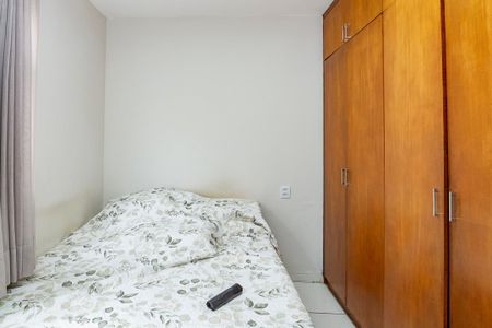Quarto 1 de apartamento para alugar com 2 quartos, 48m² em Caiçara-adelaide, Belo Horizonte
