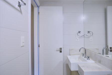 Apartamento para alugar com 70m², 2 quartos e 2 vagas Apartamento para alugar com 70m², 2 quartos e 2 vagasBanheiro da Suíte 1