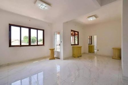 Casa para alugar com 6 quartos, 400m² em Santa Tereza, Belo Horizonte