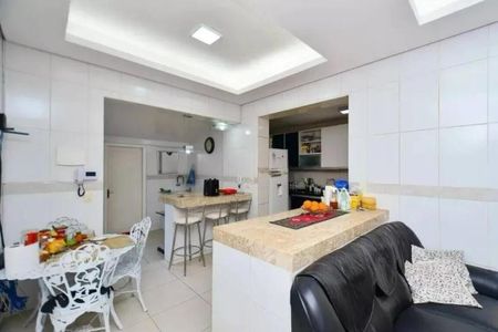 Casa para alugar com 6 quartos, 400m² em Santa Tereza, Belo Horizonte