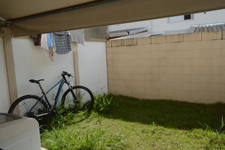 Casa de condomínio para alugar com 70m², 2 quartos e 2 vagasQuintal