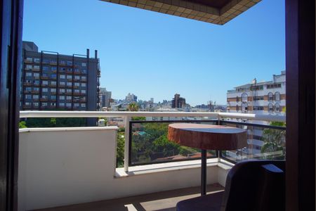 Sala - Varanda de kitnet/studio para alugar com 1 quarto, 45m² em Independência, Porto Alegre