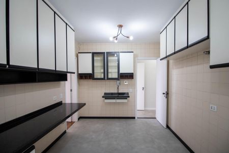 Apartamento à venda com 147m², 3 quartos e 2 vagas Apartamento à venda com 147m², 3 quartos e 2 vagasCozinha - Armários