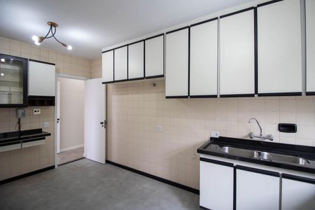 Apartamento à venda com 147m², 3 quartos e 2 vagas Apartamento à venda com 147m², 3 quartos e 2 vagasCozinha - Armários