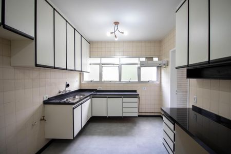 Apartamento à venda com 147m², 3 quartos e 2 vagas Apartamento à venda com 147m², 3 quartos e 2 vagasCozinha - Armários