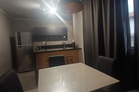 Sala de casa para alugar com 2 quartos, 60m² em Parque Beira Mar, Duque de Caxias