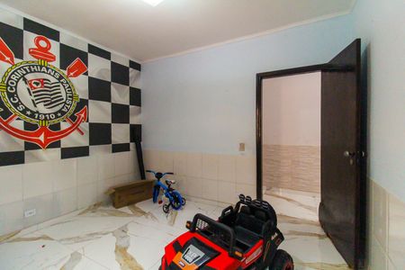 Casa à venda com 1200m², 3 quartos e 3 vagasQuarto 2