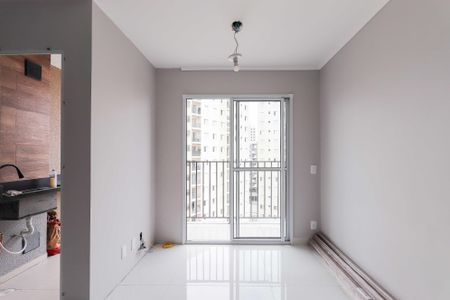 Sala / Cozinha de apartamento para alugar com 2 quartos, 41m² em Vila Butantã, São Paulo