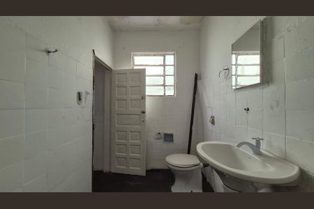 Casa à venda com 200m², 4 quartos e 3 vagasBanheiro - Casa 2