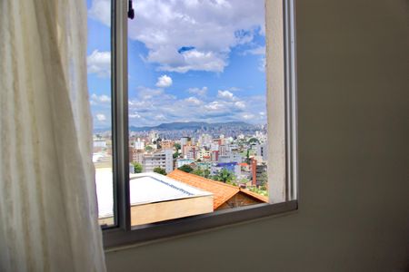Apartamento à venda com 120m², 3 quartos e 2 vagasQuarto 2 - Janela