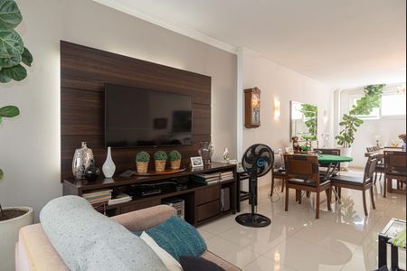 Apartamento para alugar com 150m², 3 quartos e 1 vagaSala