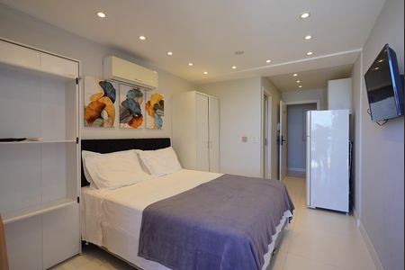 Quarto - cozinha de kitnet/studio para alugar com 1 quarto, 26m² em Santo Antonio de Lisboa, Florianópolis