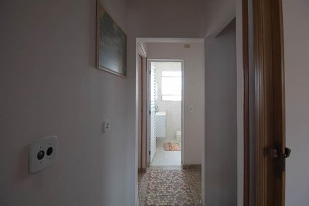 Casa à venda com 189m², 5 quartos e 3 vagasCorredor