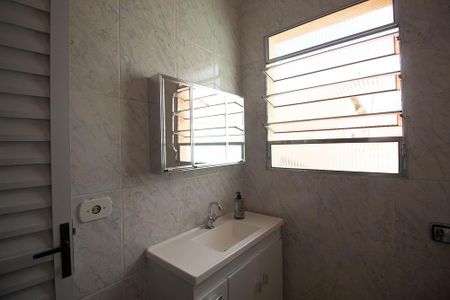 Casa à venda com 189m², 5 quartos e 3 vagasBanheiro 1