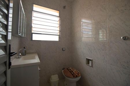 Casa à venda com 189m², 5 quartos e 3 vagasBanheiro 1