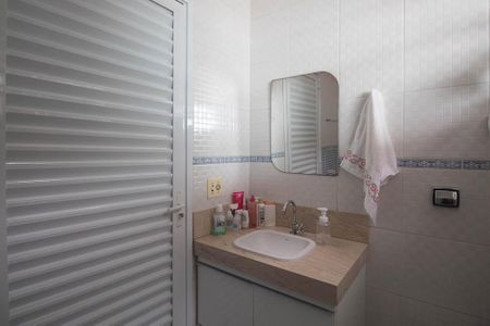 Casa à venda com 189m², 5 quartos e 3 vagasBanheiro 2