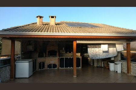 Casa à venda com 500m², 4 quartos e 4 vagasFoto 02