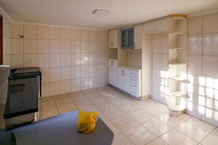 Casa para alugar com 1200m², 6 quartos e 4 vagasCozinha salão 