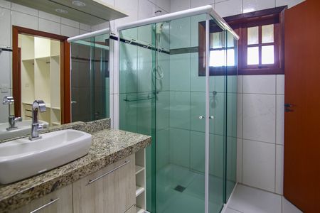 Casa para alugar com 1200m², 6 quartos e 4 vagasBanheiro da Suíte 1