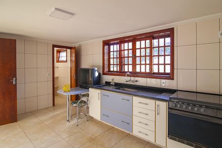 Casa para alugar com 1200m², 6 quartos e 4 vagasCozinha salão 